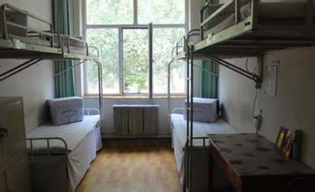 内蒙古民族大学宿舍图片_寝室图片16
