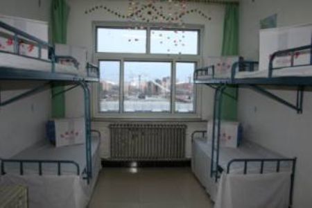 内蒙古民族大学宿舍图片_寝室图片17