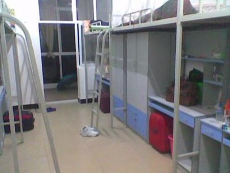 桂林电子科技大学宿舍图片_寝室图片15