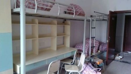 重庆工业职业技术学院宿舍图片_寝室图片10